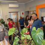 Powiększ zdjęcie Wizyta podopiecznych Środowiskowego Domu samopomocy w Mrozach w bibliotece