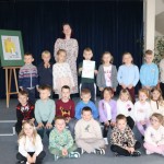 Powiększ zdjęcie Zdjęcie grupowe dzieci w bibliotece