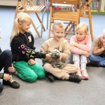 Powiększ zdjęcie uczestnicy projektu Literackie podróże te małe i te duże