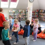 Powiększ zdjęcie Przedszkolaki z Wiciejowa odwiedziły naszą bibliotekę 