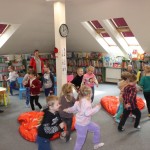 Powiększ zdjęcie Przedszkolaki z Wiciejowa odwiedziły naszą bibliotekę 