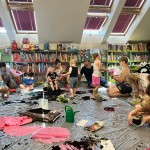 Powiększ zdjęcie Uczestnicy zajęć w klubie malucha w bibliotece