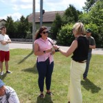 Powiększ zdjęcie Uczestnicy akcji czytanie na polanie