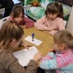 Powiększ zdjęcie Uczestnicy projektu Literackie podróże w bibliotece