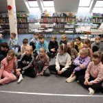 Powiększ zdjęcie Uczestnicy projektu Literackie podróże w bibliotece