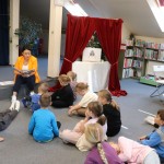 Powiększ zdjęcie Uczestnicy projektu Literackie podróże na zajęciach w bibliotece