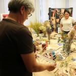 Powiększ zdjęcie Uczestniczki warsztatów Twórcze Lejdis w bibliotece