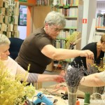 Powiększ zdjęcie Uczestniczki warsztatów Twórcze Lejdis w bibliotece