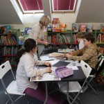 Powiększ zdjęcie Uczestnicy projektu Literackie podróże w bibliotece