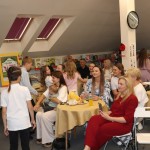 Powiększ zdjęcie Uczestnicy zakończenia projektu Literackie podróże w bibliotece