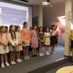 Powiększ zdjęcie Uczestnicy zakończenia projektu Literackie podróże w bibliotece