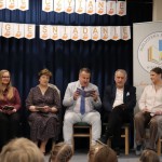 Powiększ zdjęcie Burmistrz czyta dzieciom