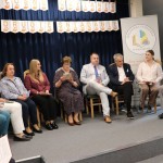 Powiększ zdjęcie Pani burmistrz czyta dzieciom
